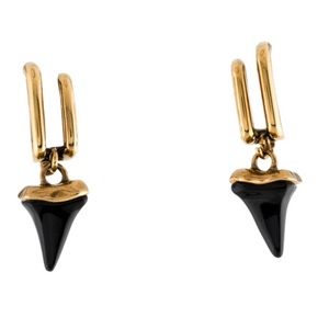 💎 Chloe EUC black & gold tone clip on shark tooth earrings